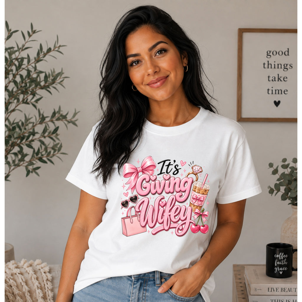 It's giving wifey- T-Shirt