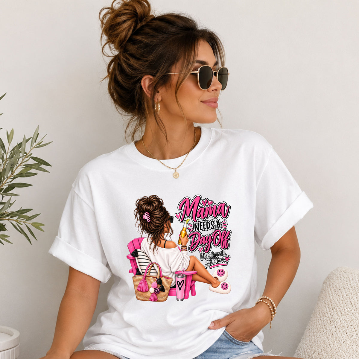 Mama Needs a Day Off ? | Funny Mom Life Graphic Tee